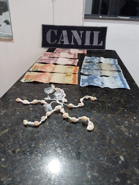 Canil da GM detém homem com drogas e dinheiro na Vila Costa do Sol