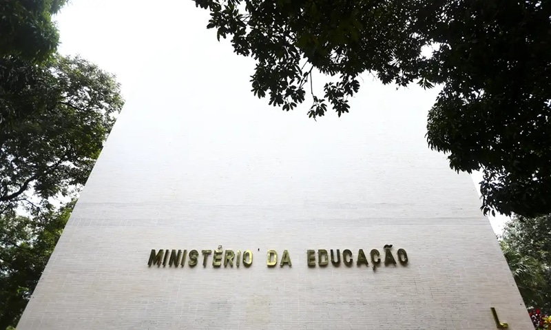 Governo deve repassar 37,2 milhões do salário-educação