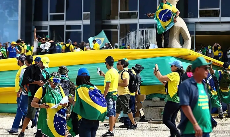 STF condena mais 29 réus pelos atos golpistas de 8/1