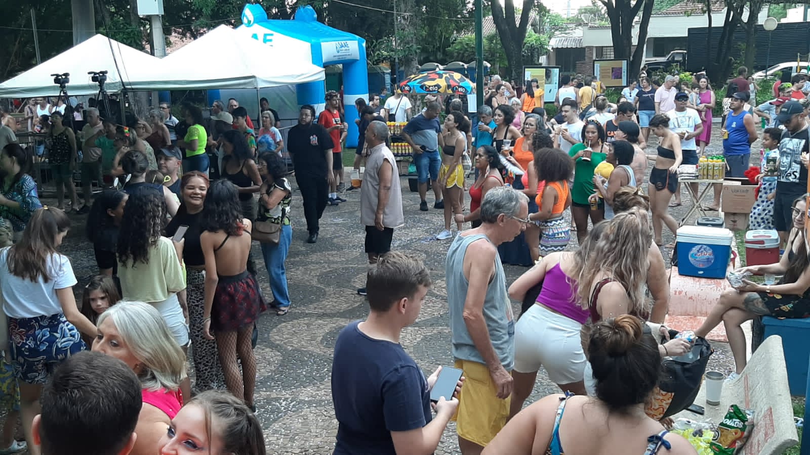 Veja fotos da segunda-feira de Carnaval em São Carlos