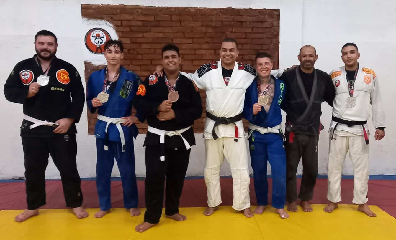 Atletas do Jiu-Jitsu de São Carlos se destacam em Competição em Ribeirão Preto