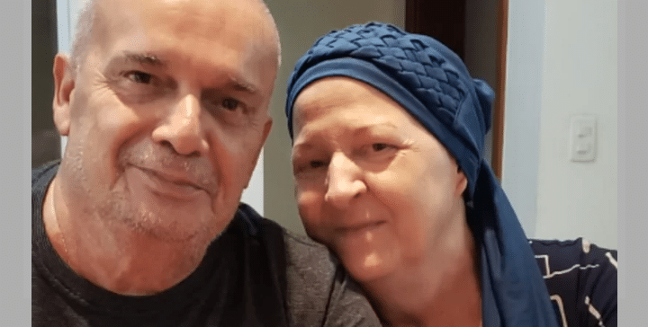 Mulher pede ajuda para custear tratamento contra o câncer
