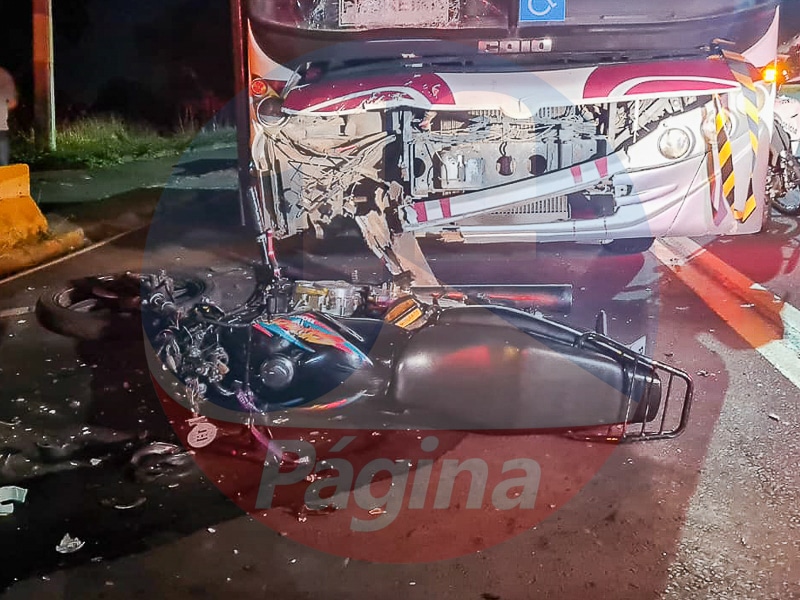 Motociclista morre após colisão contra ônibus na Serra do Aracy