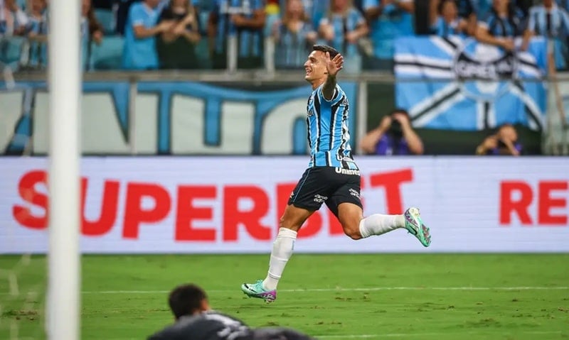 Grêmio supera Brasil de Pelotas e avanças às semifinais