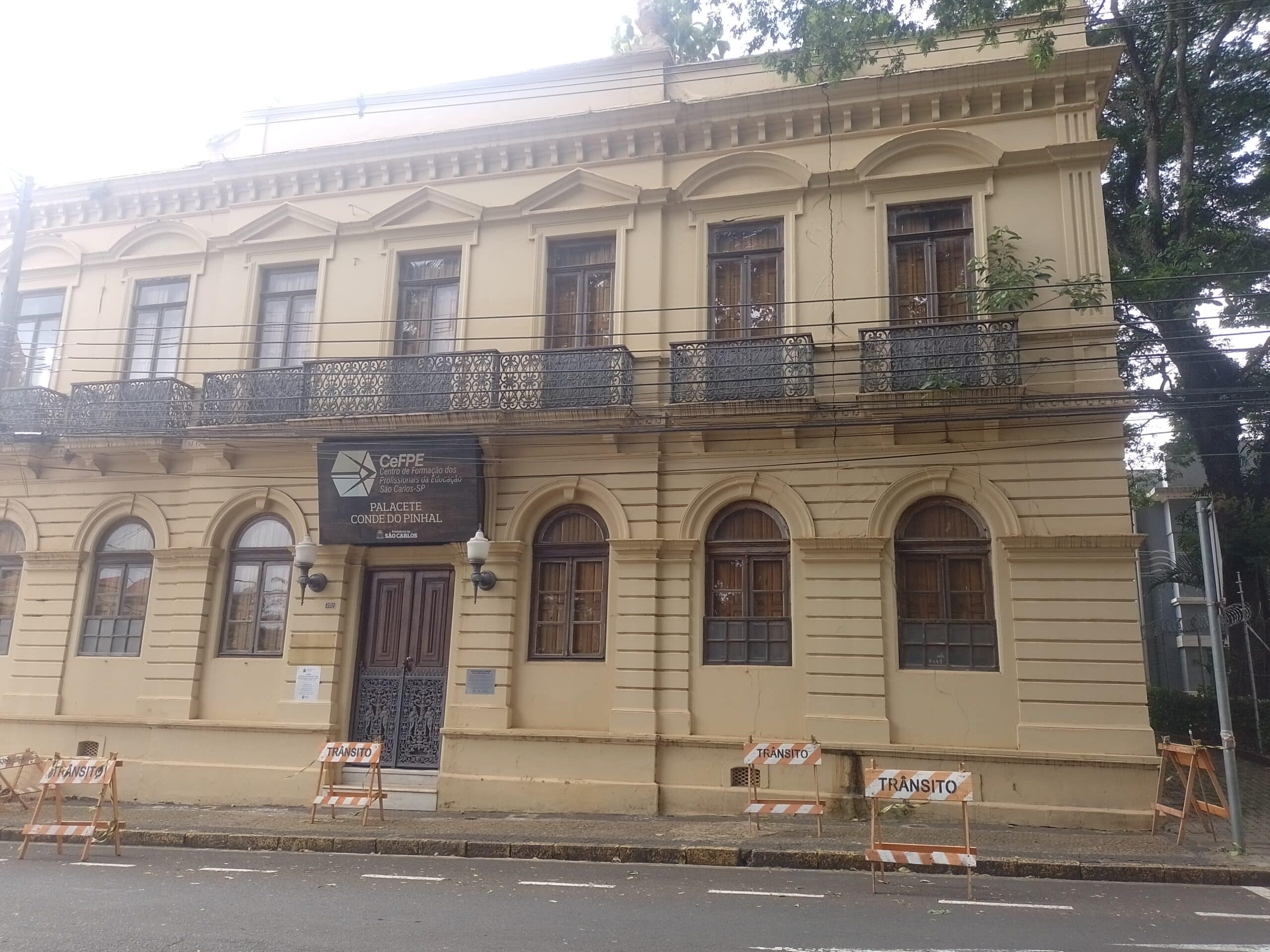 Prefeitura se compromete a começar obras no Palacete Conde do Pinhal