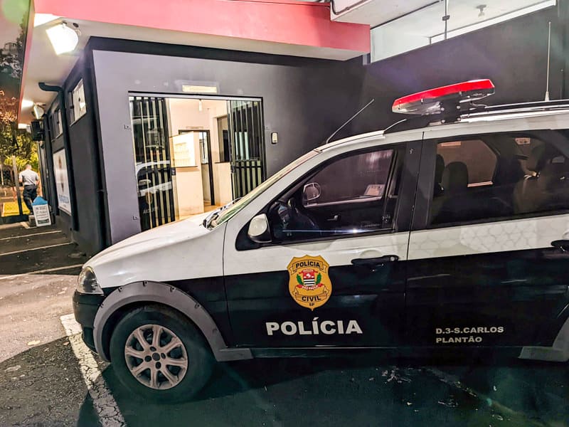 Marginal invade casa de aposentado e furta televisor na Vila Celina