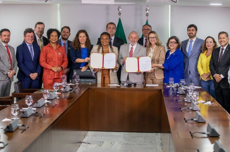 Presidente Lula sanciona leis que fortalecem a cultura
