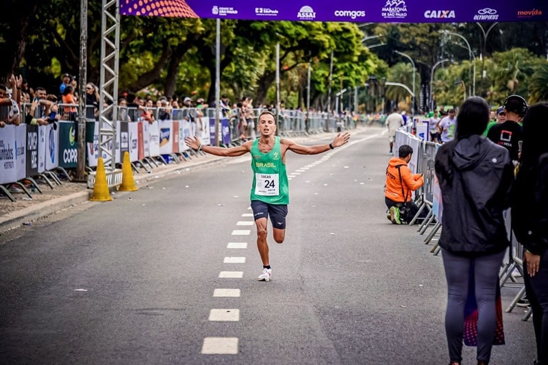 Lucas Ferraz, da ASA/ADN é top 10 na Maratona internacional de São Paulo