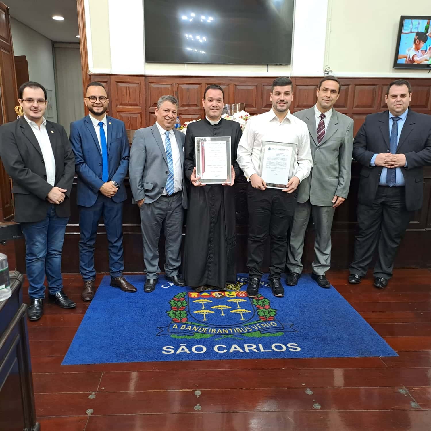 Padre Everson Cristiano Andrade do Prado recebe título de cidadão são-carlense