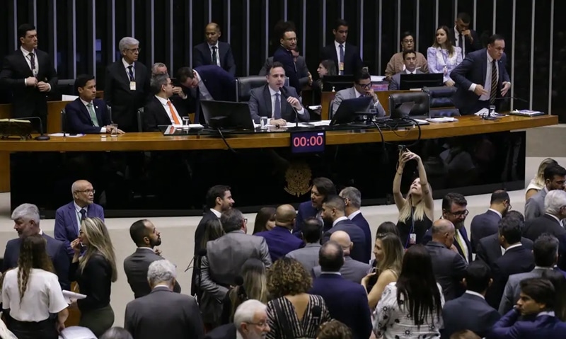 Congresso mantém veto de Bolsonaro à Lei em Defesa da Democracia
