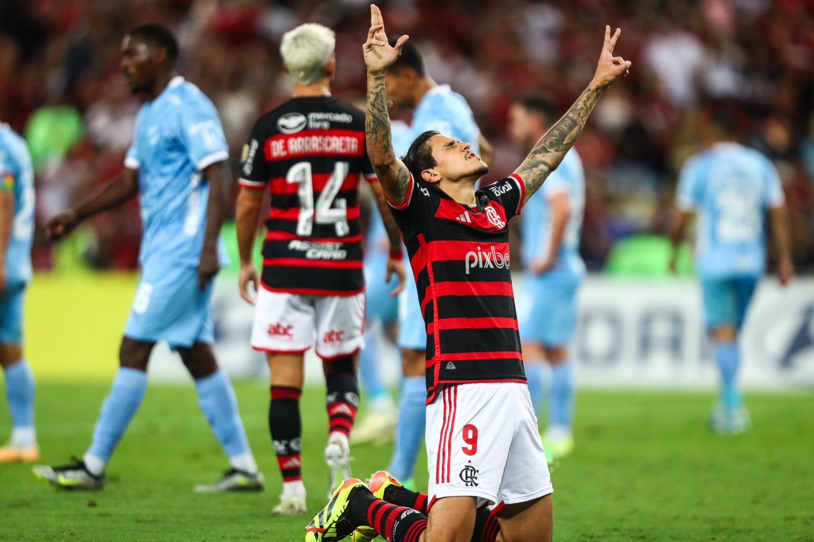 Em noite inspirada, Flamengo goleia o Bolívar por 4 a 0 no Maracanã
