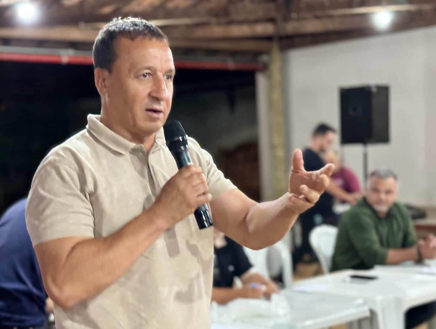 Edson Ferraz se encontra com lideranças de Descalvado