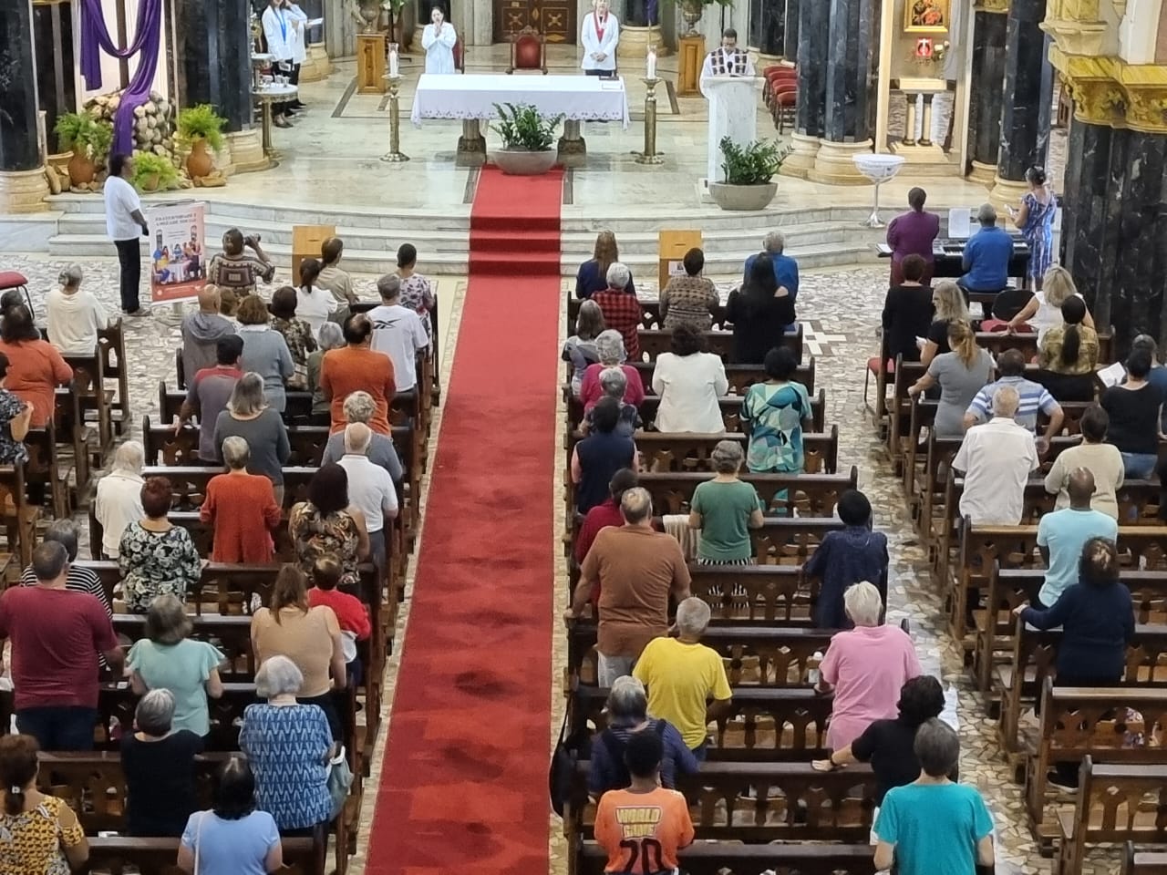 Igreja Santa Cruz reza pelo respeito às mulheres no dia da Festa da Mãe do Perpetuo Socorro (27/06)