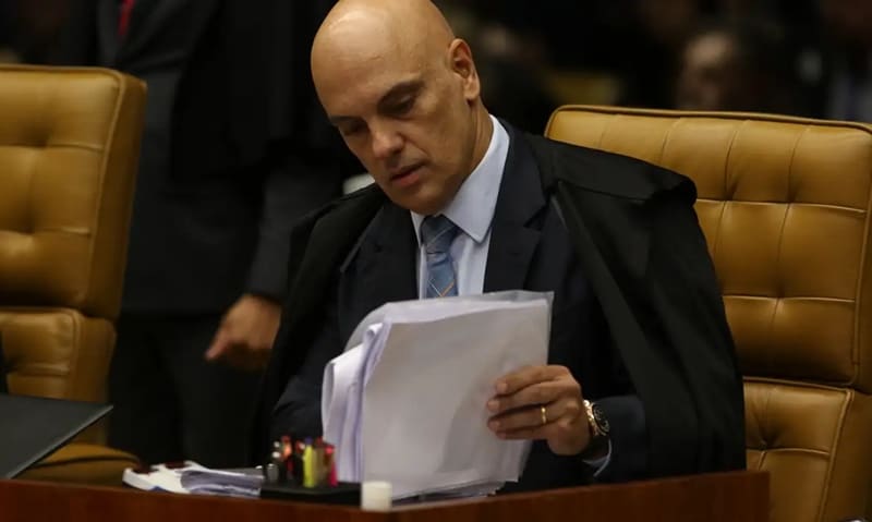 Alexandre de Moraes manda suspender o X em todo o Brasil