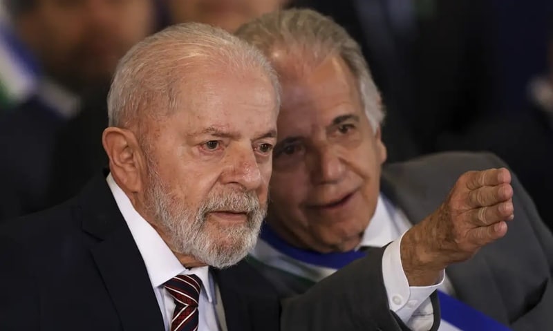 Lula diz que alistamento feminino dará diversidade às Forças Armadas