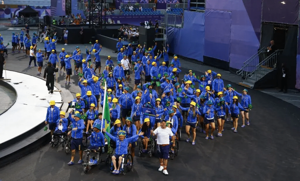 Brasil levanta Champs-Élysées