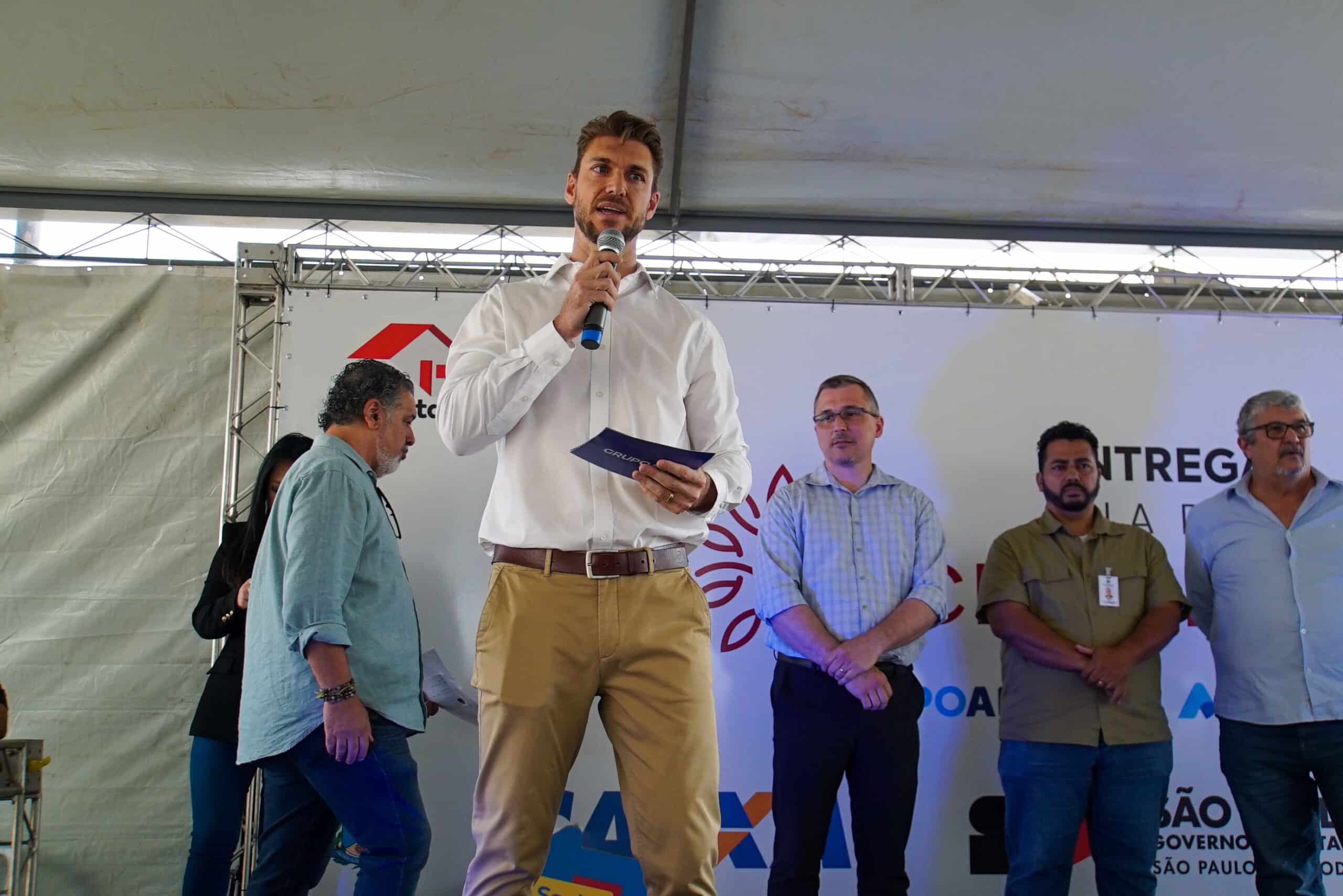 Araraquara celebra entrega de 300 unidades habitacionais pela ADN Construtora