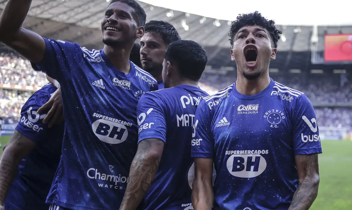 Cruzeiro supera Libertad no Paraguai