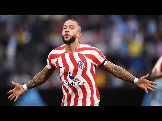 Timão contrata Memphis Depay