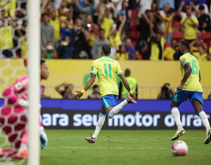 Brasil derrota Peru em Brasília