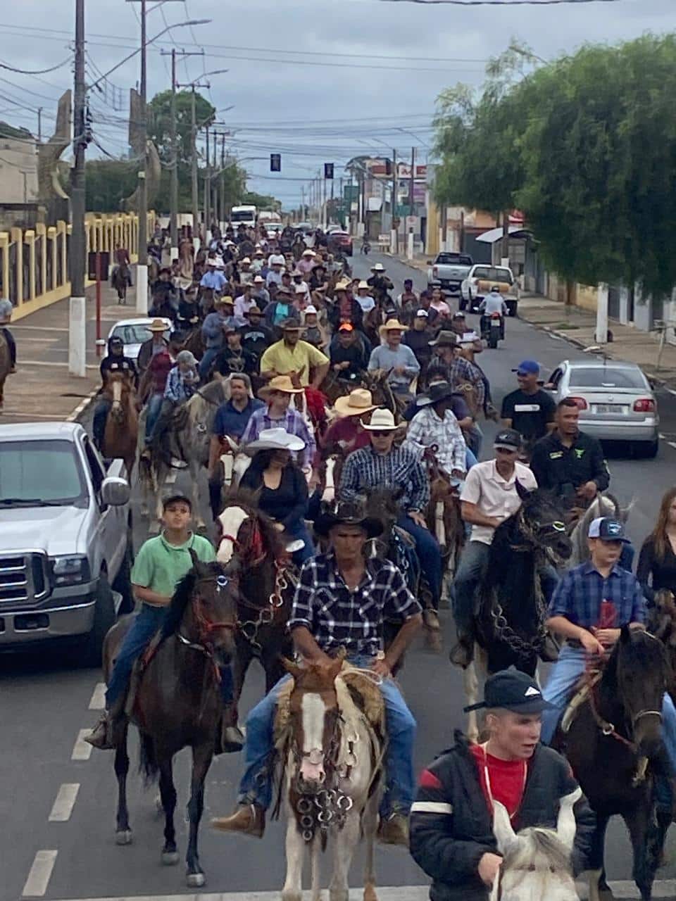 22ª Cavalgada de São Francisco de Assis em Ibaté reuniu centenas de pessoas