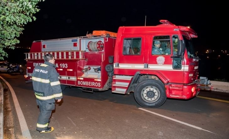 Bituca de cigarro incendia colchão em residência no Presidente Collor