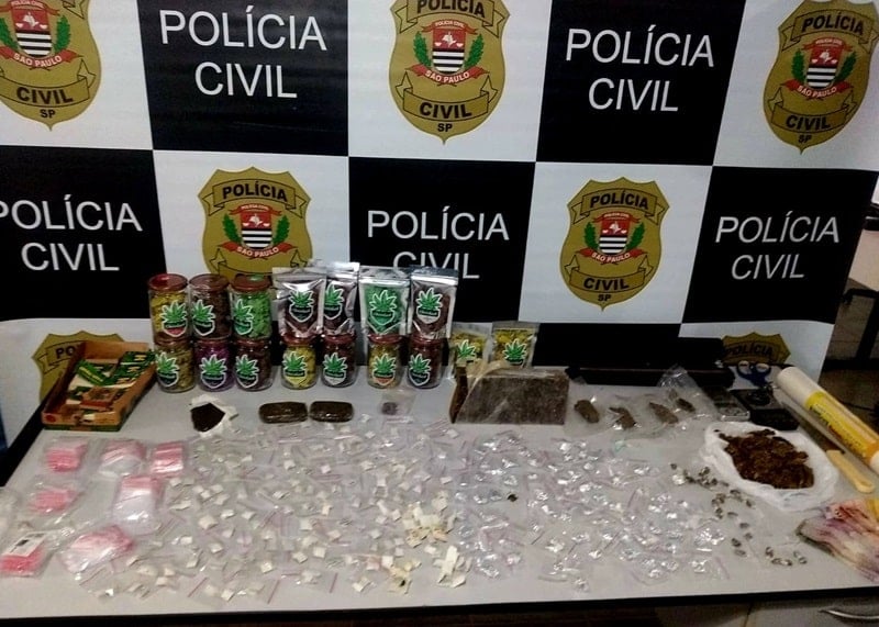 Trio é preso pela DISE por associação e tráfico de drogas no Jardim Gonzaga