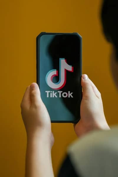 Governo processa TikTok por tratamento irregular de dados de crianças