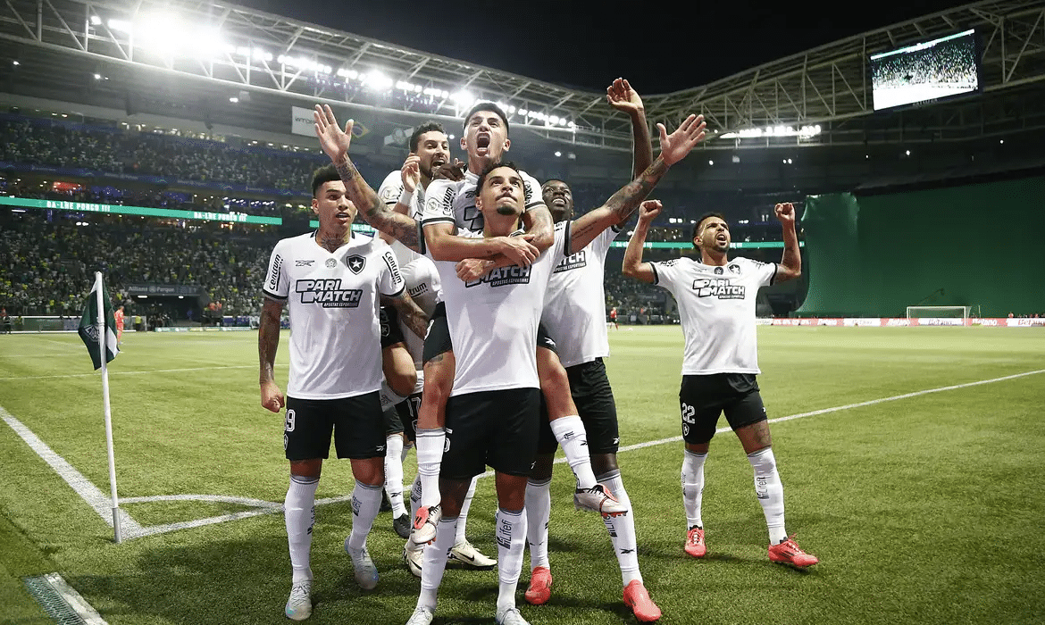 Botafogo passeia no Allianz