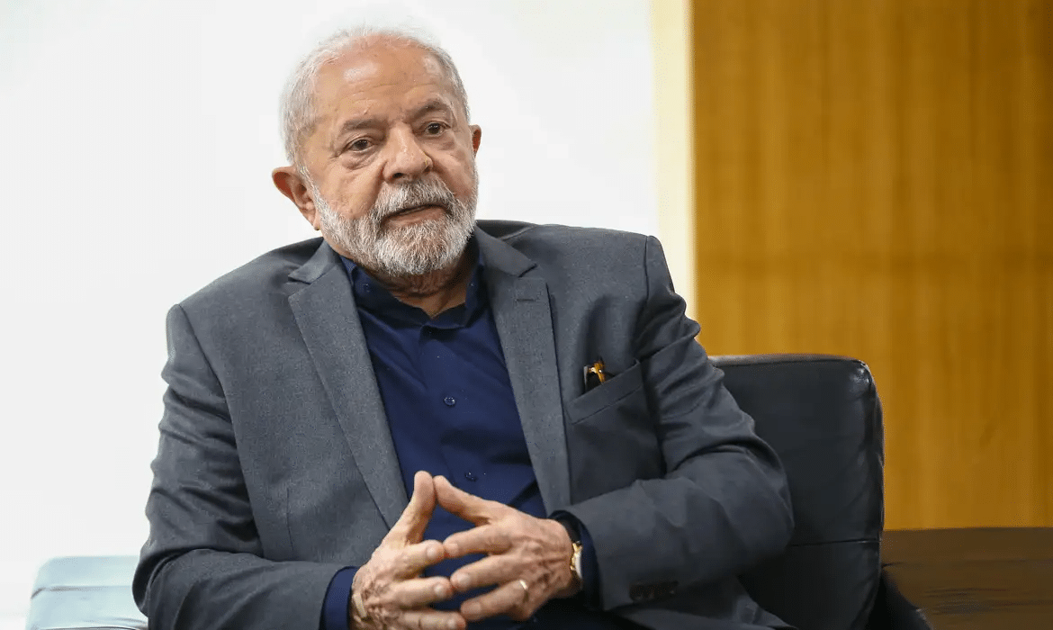 Lula lamenta mortes em acidente