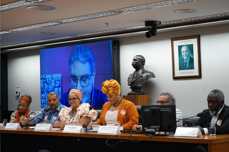 Audiência debate valorização das culturas populares