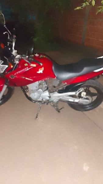 Yamaha Fazer roubada é localizada na Estrada da Ferradura