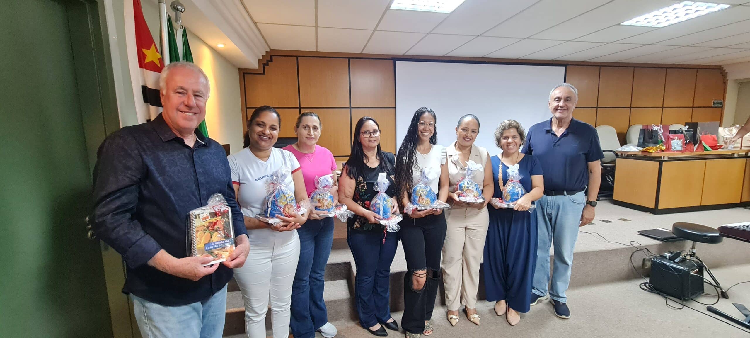 Grupo homenageia mães doadoras