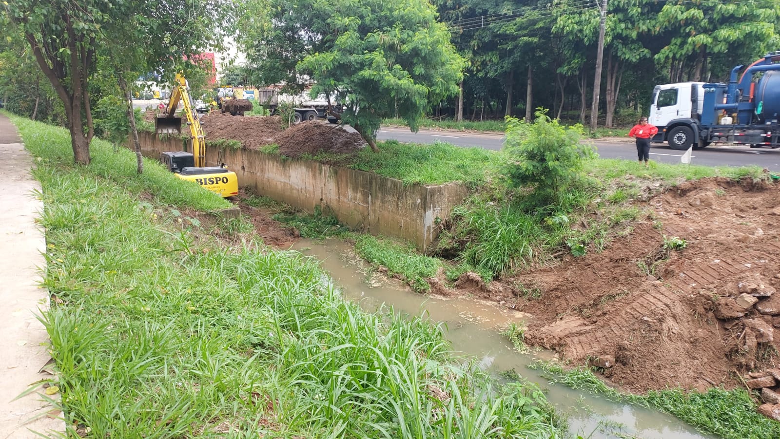 Interdição parcial de avenida