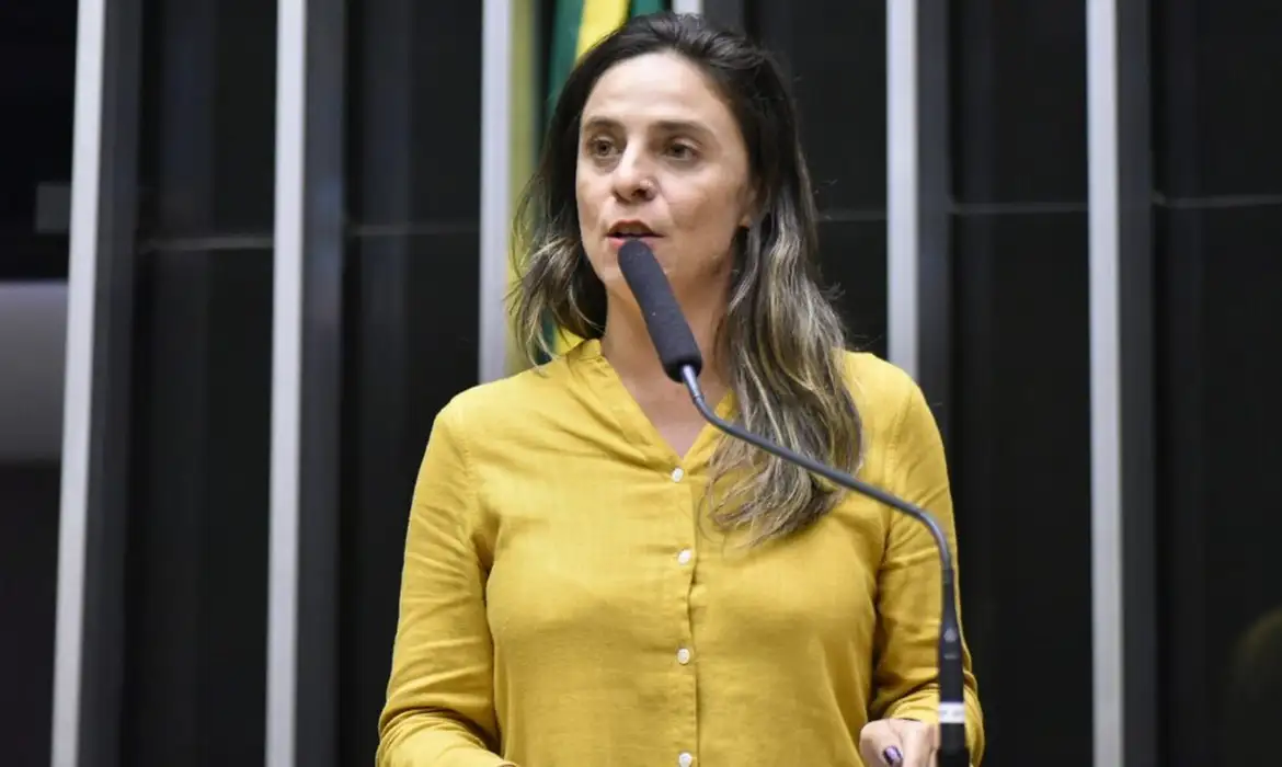 Projeto quer suspender salário