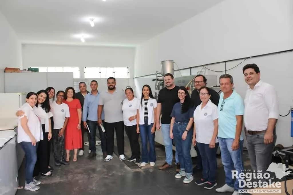 Prefeito visita repartições