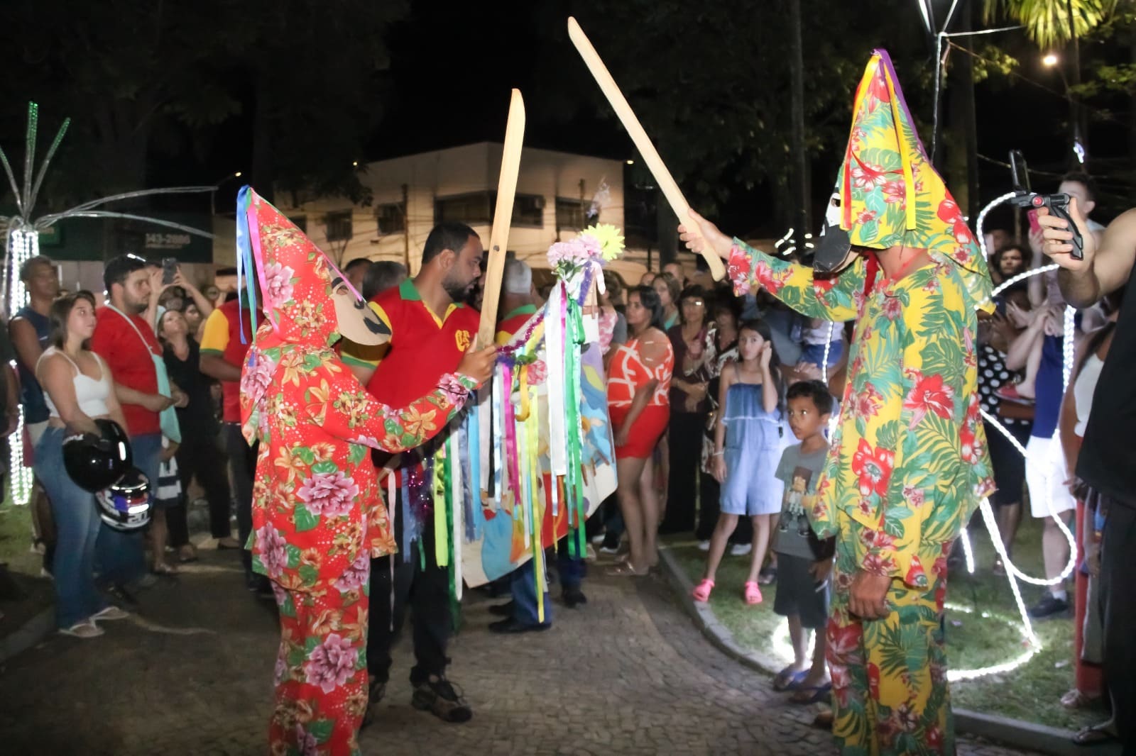 Folia de Reis encerra Natal de Luzes