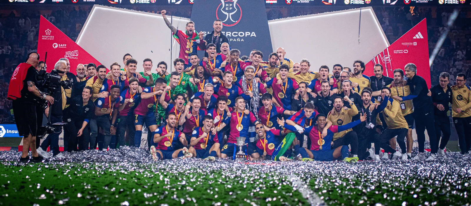 Barcelona goleia Real com 2 gols e 1 assistência de Raphinha na decisão da Supercopa da Espanha