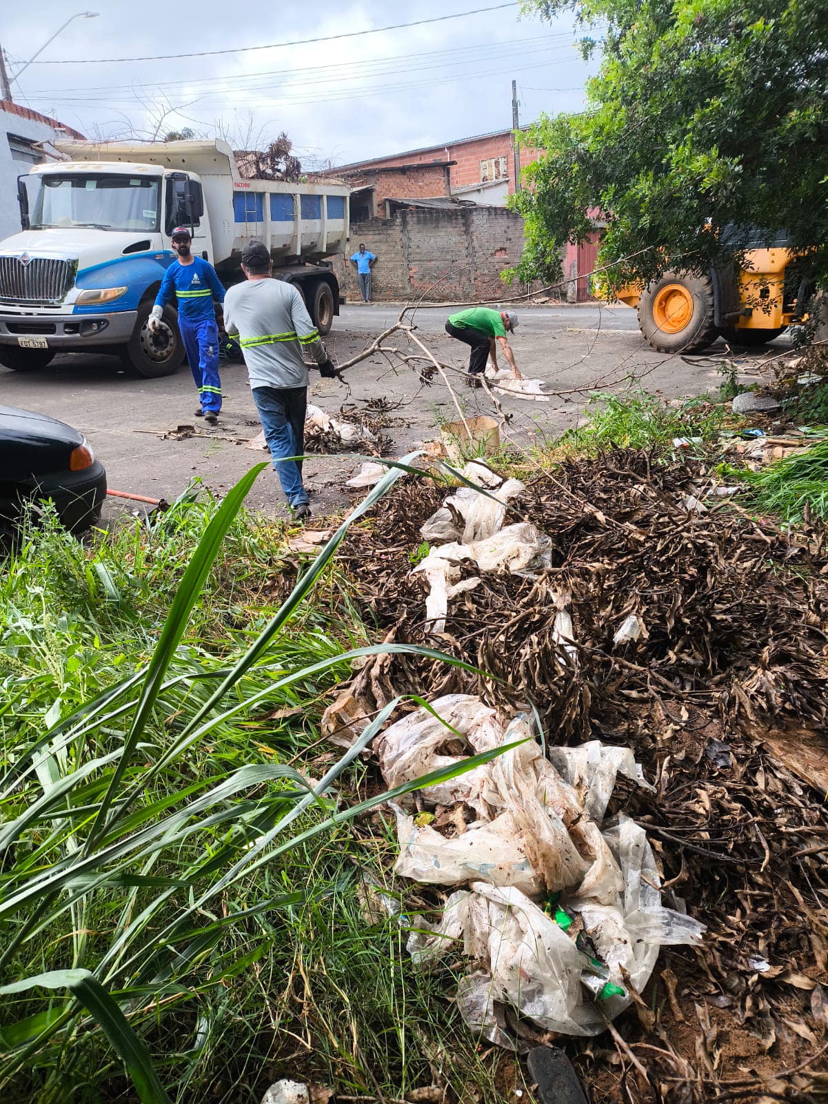 Rua Bororós tem Mutirão de Limpeza