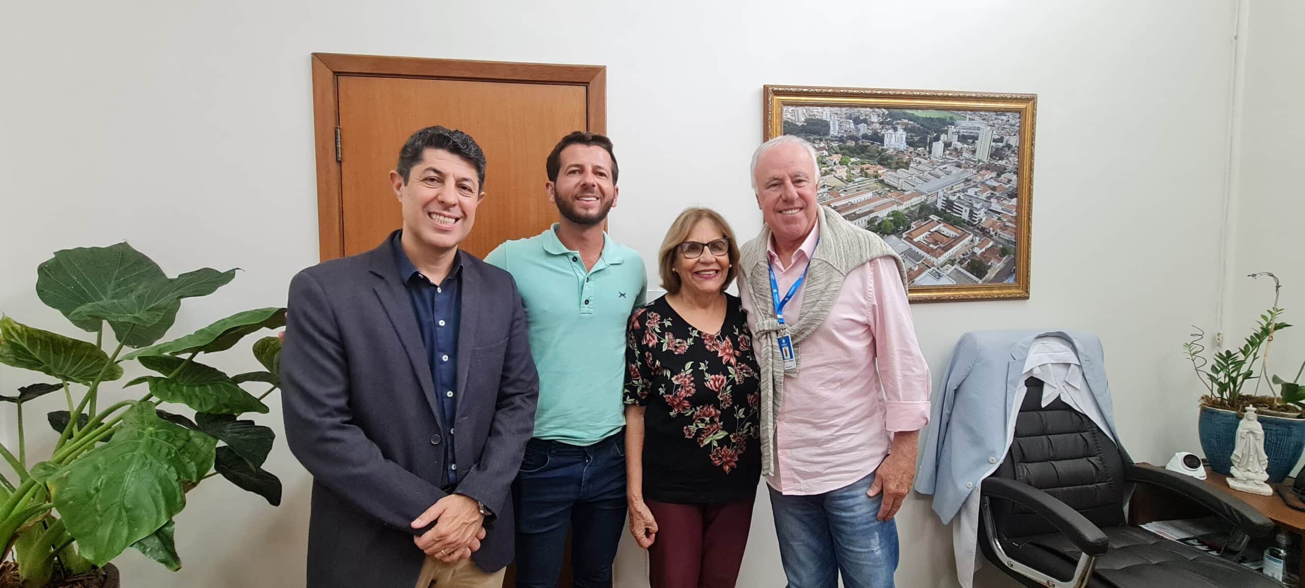 Santa Casa recebe Comissão de Saúde