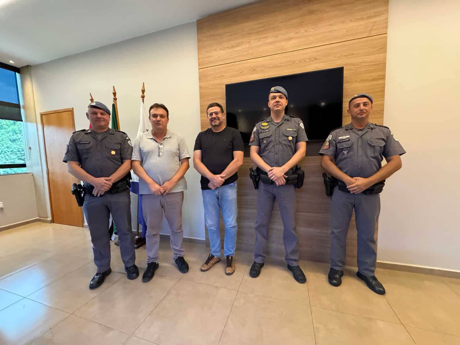 Comandante da 1ª Companhia da Polícia Militar apresenta na Prefeitura ações da Atividade Delegada