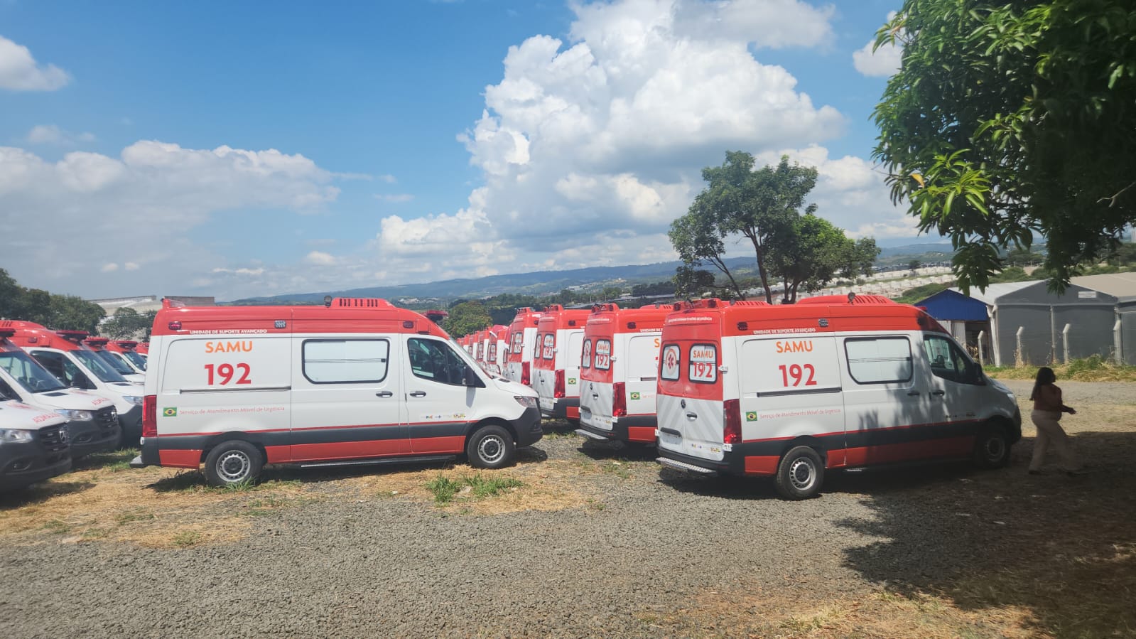 São Carlos recebe 2 novas ambulâncias