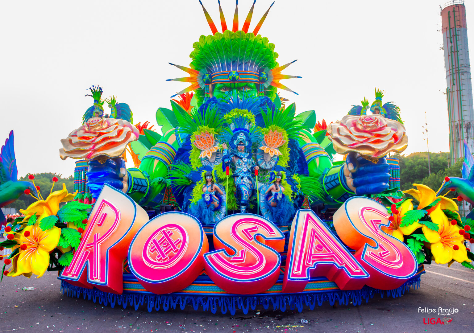 Rosas de Ouro é campeã do Carnaval após apuração decidida no último jurado