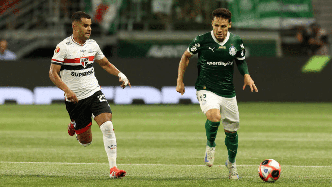 Palmeiras despacha São Paulo com pênalti controverso